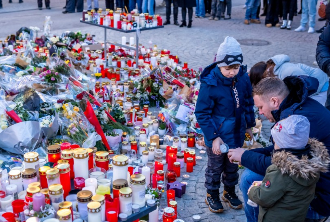 "Faites gaffe à la mousse" : la mise en garde d'un serveur de bar de Crans-Montana, 6 ans avant l'incendie mortel 3 "Faites gaffe à la mousse" : la mise en garde d'un serveur de bar de Crans-Montana, 6 ans avant l'incendie mortel Capture decran 2026 01 06 171751