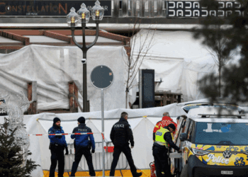 « Faites gaffe à la mousse » : la mise en garde d&rsquo;un serveur de bar de Crans-Montana, 6 ans avant l&rsquo;incendie mortel