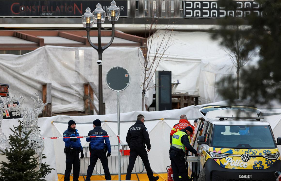 "Faites gaffe à la mousse" : la mise en garde d'un serveur de bar de Crans-Montana, 6 ans avant l'incendie mortel 4 "Faites gaffe à la mousse" : la mise en garde d'un serveur de bar de Crans-Montana, 6 ans avant l'incendie mortel Capture decran 2026 01 06 171755