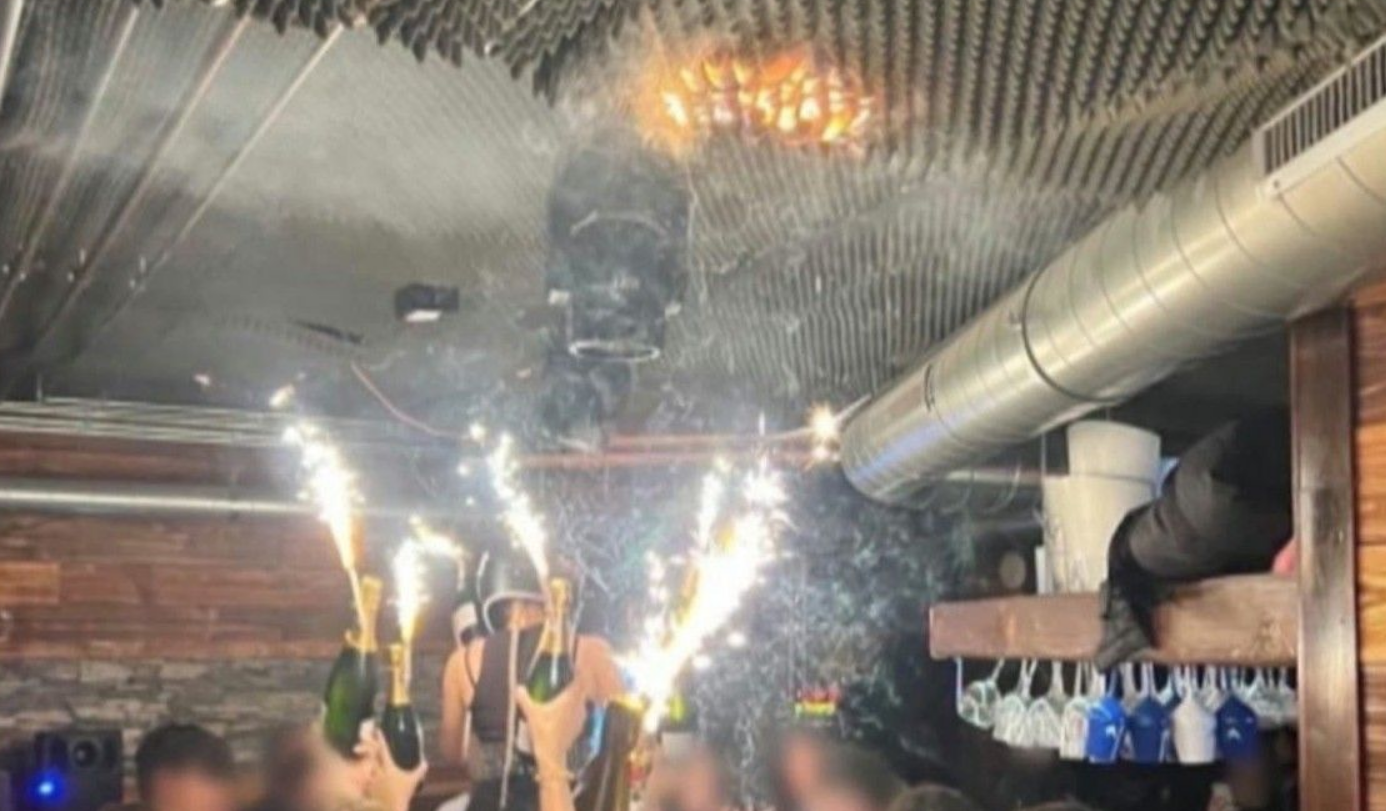 "Faites gaffe à la mousse" : la mise en garde d'un serveur de bar de Crans-Montana, 6 ans avant l'incendie mortel 2 "Faites gaffe à la mousse" : la mise en garde d'un serveur de bar de Crans-Montana, 6 ans avant l'incendie mortel Capture decran 2026 01 06 171758