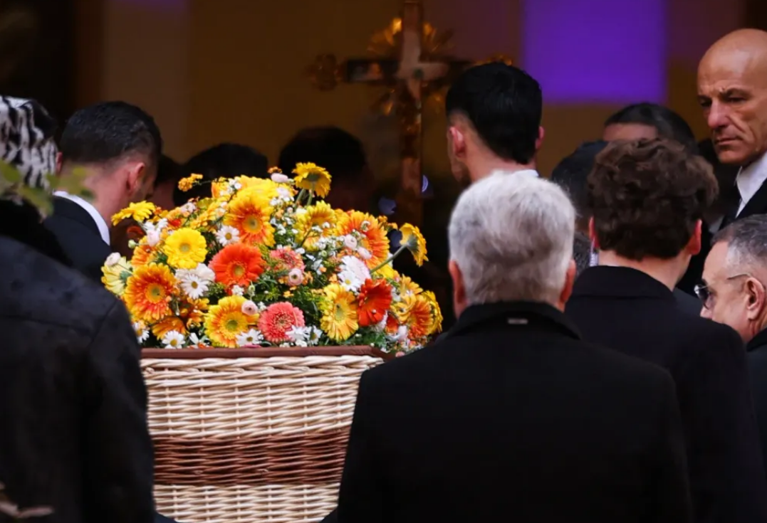 Obsèques de Brigitte Bardot : La créatrice de son cercueil explique pourquoi l'actrice avait choisi de l'osier 3 Obsèques de Brigitte Bardot : La créatrice de son cercueil explique pourquoi l'actrice avait choisi de l'osier Capture decran 2026 01 07 201727