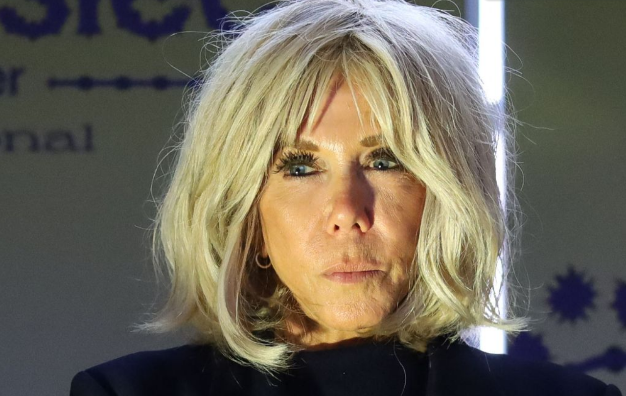 Vous l'ignorez, Brigitte Macron porte 2 alliances, elle est liée à la femme de sa vie : "Elle est avec moi tous les jours" 4 Vous l'ignorez, Brigitte Macron porte 2 alliances, elle est liée à la femme de sa vie : "Elle est avec moi tous les jours" Capture decran 2026 01 13 161503