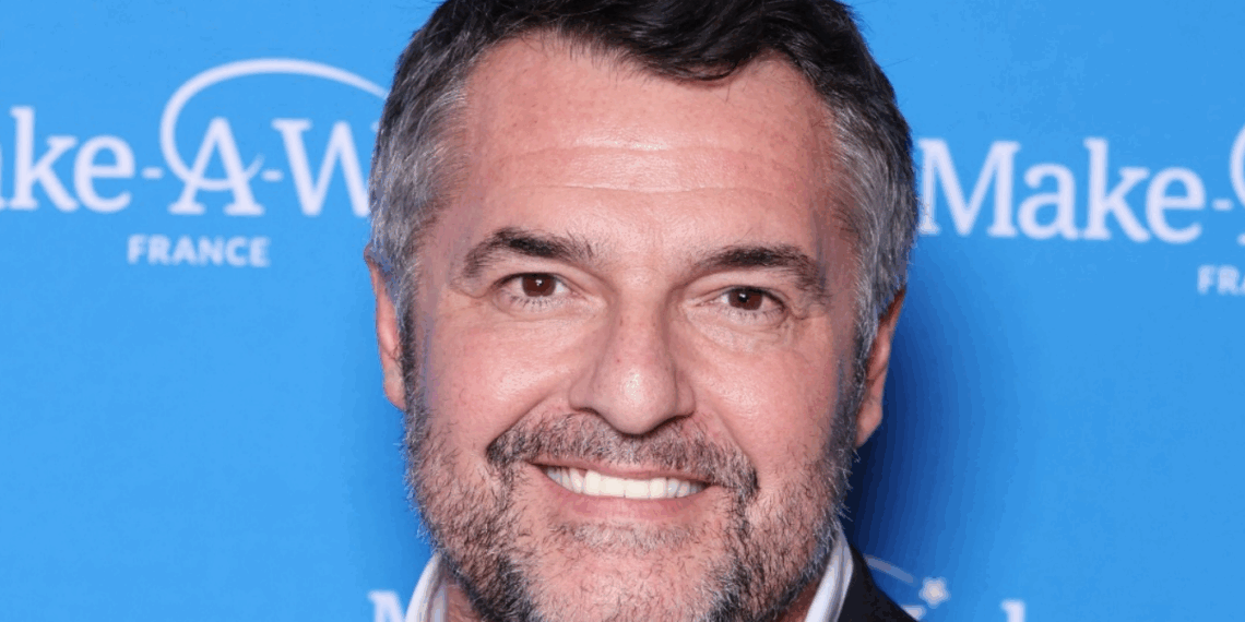 Arnaud Ducret (98kg) : « Les bras écartés, la tête en bas », l&rsquo;acteur se met à la pole dance