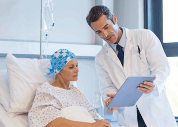 « Je me sens brisée » : après 4 ans de chimiothérapie, cette femme de 60 ans découvre qu&rsquo;elle n&rsquo;avait pas de cancer