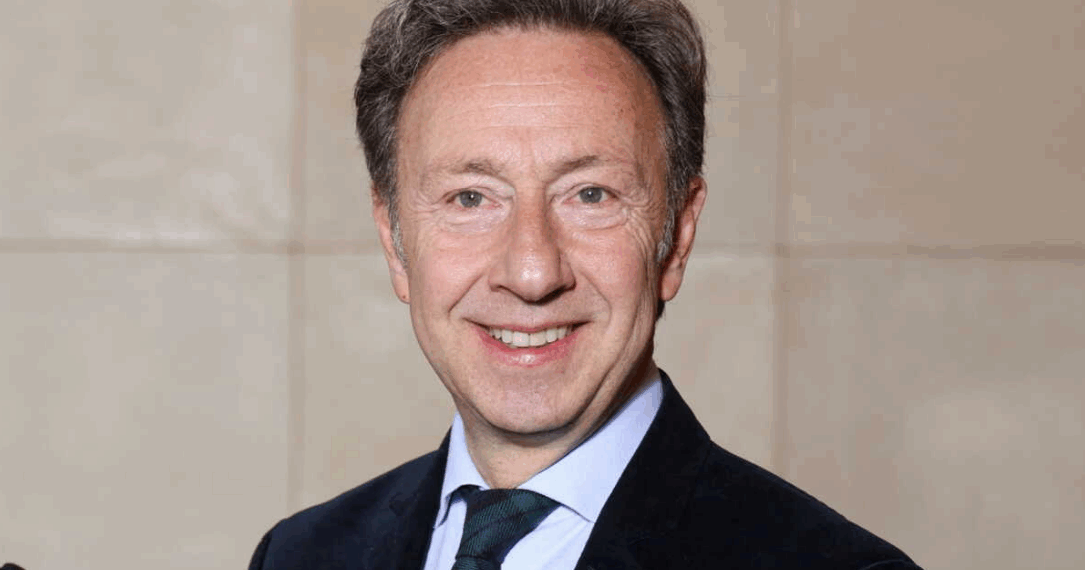 Stéphane Bern sans pudeur sur sa vie avec son homme de 20 ans son cadet : “Il est obligé de me…”