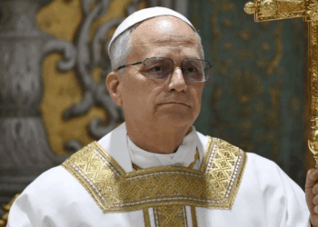 Crans-Montana : « Pourquoi, Seigneur, pourquoi ? », le pape « impuissant » et désemparé, il craque face aux victimes