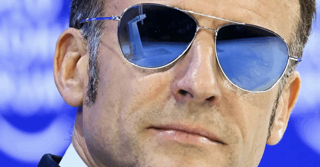 Emmanuel Macron et ses lunettes : prix, marque… Ce qu’il faut savoir sur la paire dont tout le monde parle