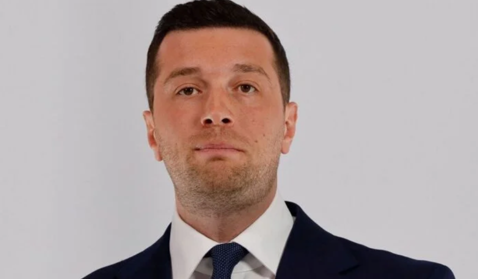 "Issu de l'immigration", Jordan Bardella révèle ce qu'il ne tolère pas : "C'est interdit" 3 "Issu de l'immigration", Jordan Bardella révèle ce qu'il ne tolère pas : "C'est interdit" « Issu de l’immigration », Jordan Bardella révèle ce qu’il ne tolère pas : « C’est interdit »