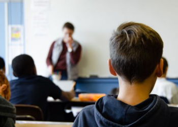 Hautes-Alpes: un élève de CM2 frappe une enseignante qui souffre d&rsquo;une fracture au visage