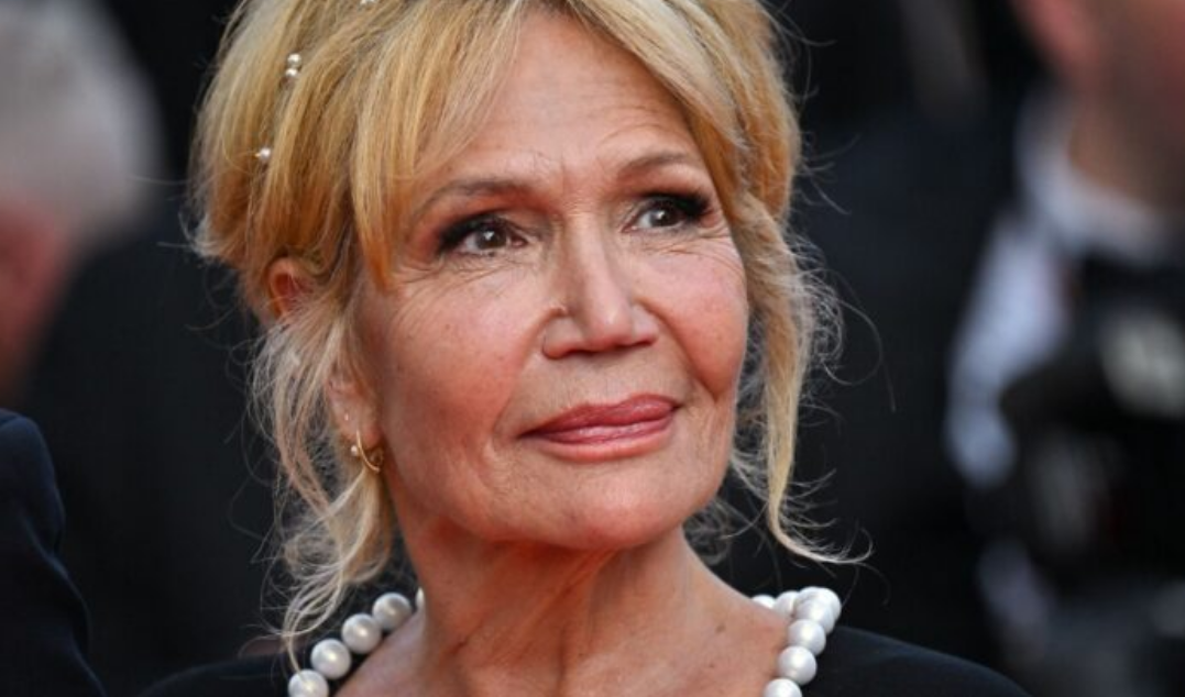 Clémentine Célarié (68 ans) révèle le nom du chanteur qu'elle a invité dans son... : "Il n'a pas voulu…" 3 Clémentine Célarié (68 ans) révèle le nom du chanteur qu'elle a invité dans son... : "Il n'a pas voulu…" Capture decran 2026 01 26 152517