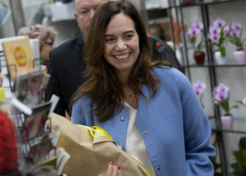 « Elle a dilapidé l&rsquo;argent des Parisiens » : Sarah Knafo brutalement honnête sur Anne Hidalgo en pleine campagne pous les Municipales