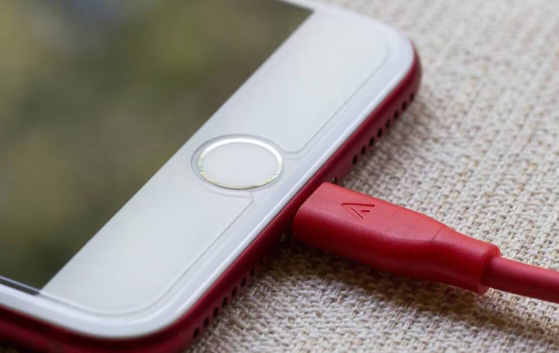 Elle utilisait son téléphone en charge, une adolescente de 15 ans perd la vie électrocutée 3 Elle utilisait son téléphone en charge, une adolescente de 15 ans perd la vie électrocutée Capture decran 2026 01 26 221352