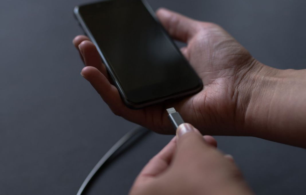 Elle utilisait son téléphone en charge, une adolescente de 15 ans perd la vie électrocutée 4 Elle utilisait son téléphone en charge, une adolescente de 15 ans perd la vie électrocutée Capture decran 2026 01 26 221356