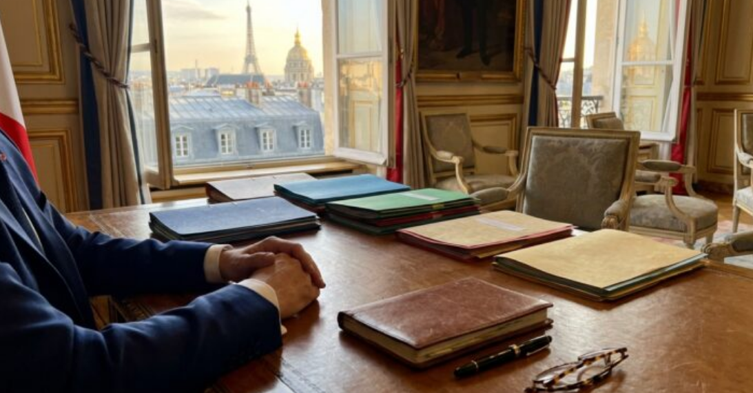 Ce fonctionnaire touche 7000€ nets d'impôt "avec un chauffeur pour mes déplacements", son salaire indécent fait polémique 5 Ce fonctionnaire touche 7000€ nets d'impôt "avec un chauffeur pour mes déplacements", son salaire indécent fait polémique Ce fonctionnaire touche 7000€ nets d’impôt « avec un chauffeur pour mes déplacements », son salaire indécent fait polémique