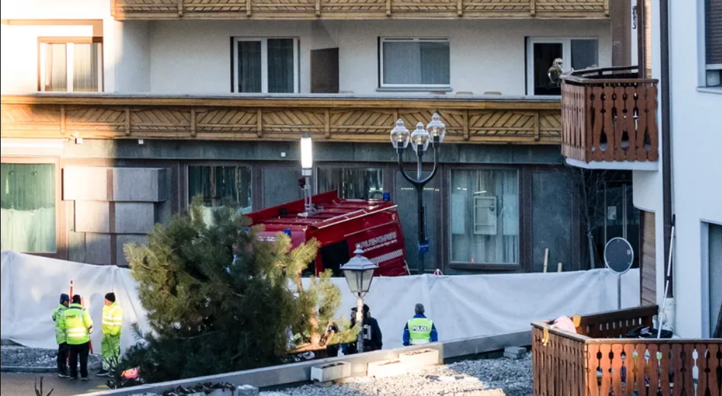 « Il y a le feu, il y a des blessés »: les enregistrements des appels au secours la nuit de l&rsquo;incendie de Crans-Montana