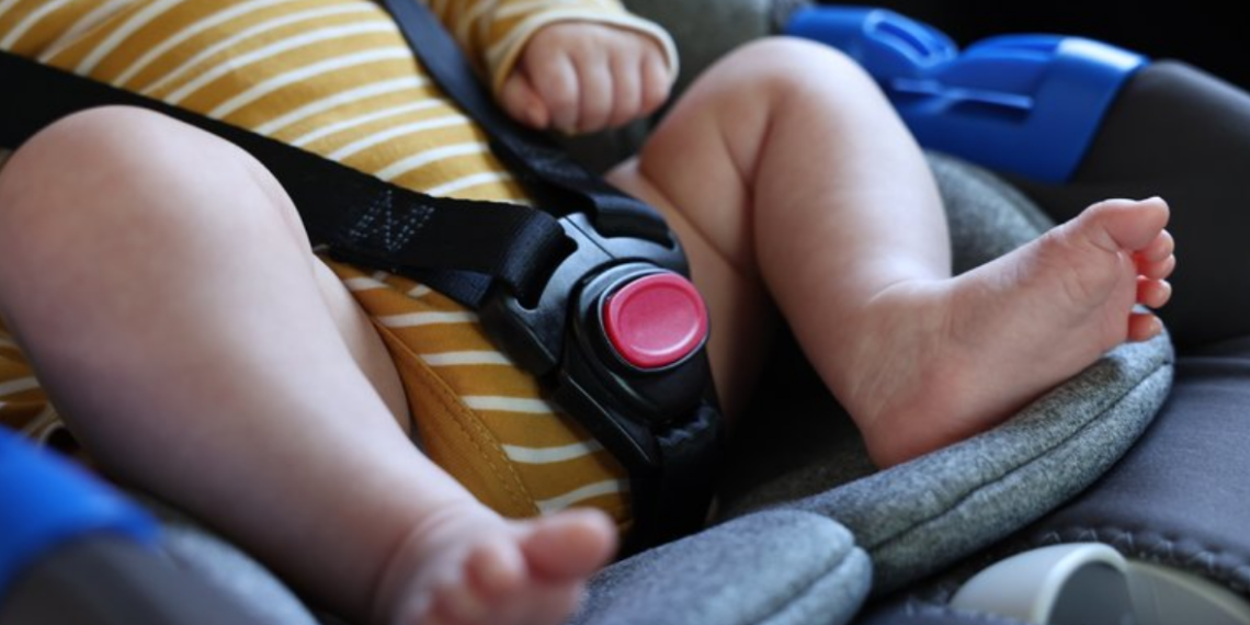 Sans assurance, il roulait à toute allure avec son bébé à l’arrière : un père de famille contrôlé à 154 km/h sur une départementale