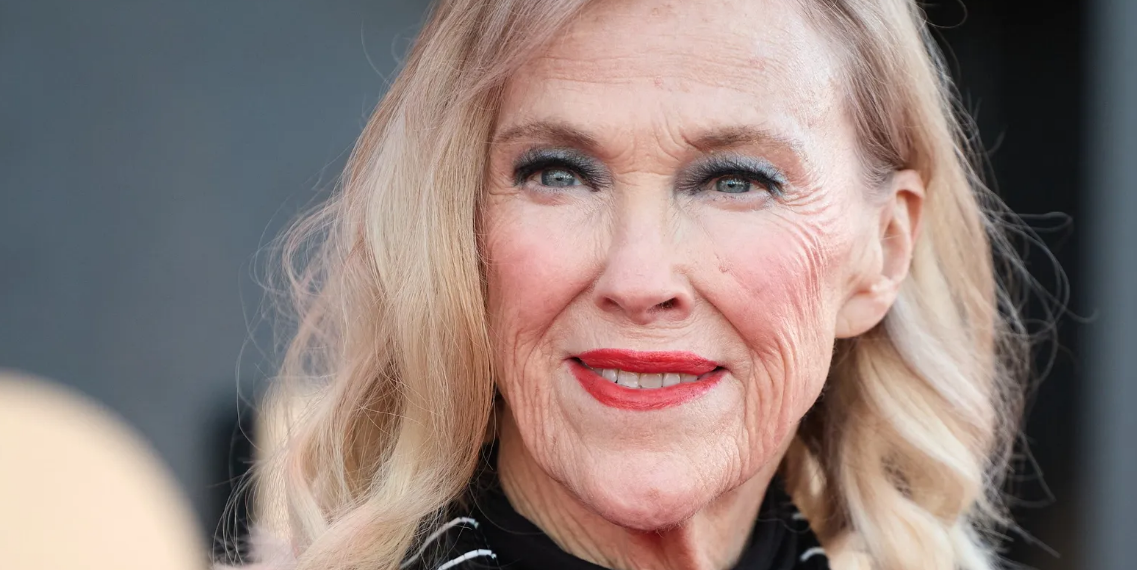 Disparition de l'actrice Catherine O'Hara, célèbre pour ses rôles dans "Maman, j'ai raté l'avion!" et "Beetlejuice" 5 Disparition de l'actrice Catherine O'Hara, célèbre pour ses rôles dans "Maman, j'ai raté l'avion!" et "Beetlejuice" Disparition de l’actrice Catherine O’Hara, célèbre pour ses rôles dans « Maman, j’ai raté l’avion! » et « Beetlejuice »