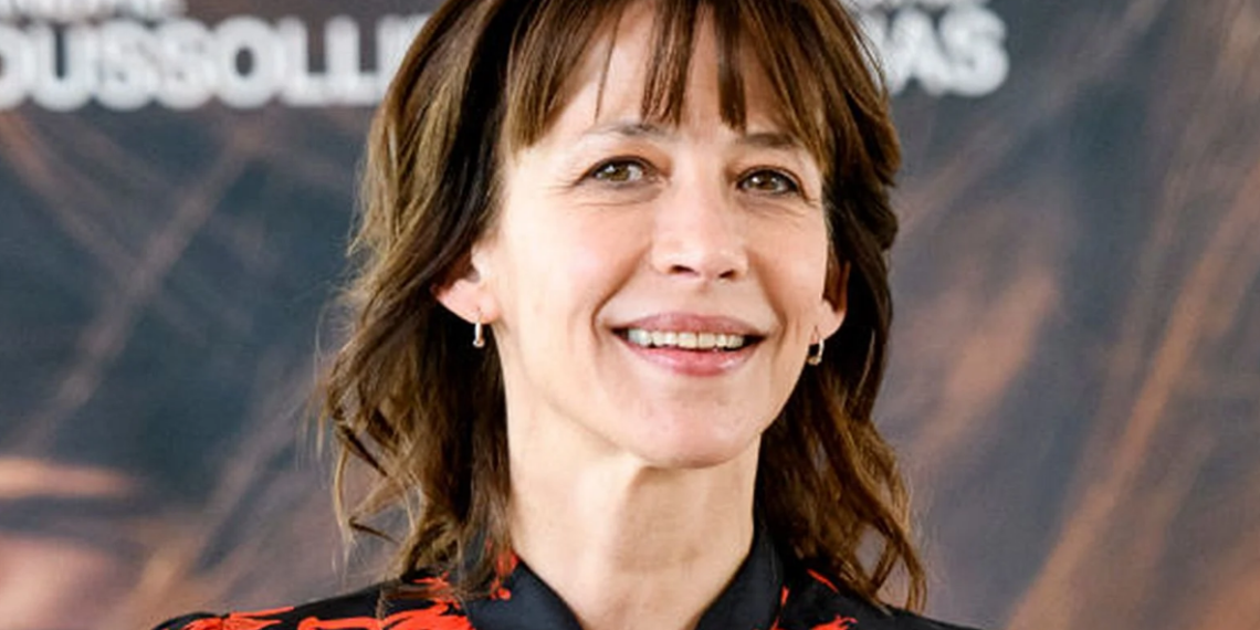 Sophie Marceau (59 ans) sans langue de bois sur le burkini : « Je suis féministe et… »