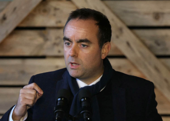 « C&rsquo;est chez moi, tout simplement »: Sébastien Lecornu annonce sa candidature aux municipales dans cette ville