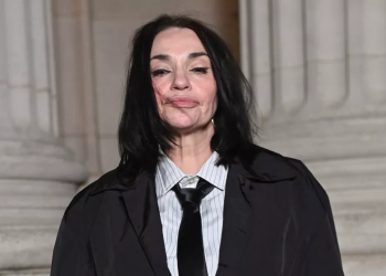 Béatrice Dalle raconte sa drôle de soirée chez Donald Trump avec JoeyStarr : « Ils étaient ignobles »