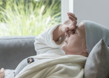 Cancer chez les seniors : ces 3 signes silencieux, pris pour une simple fatigue d’hiver, doivent faire réagir vite