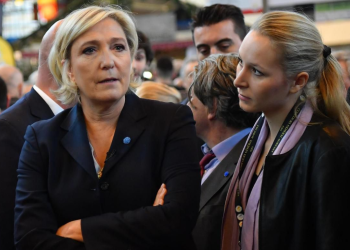 Marine Le Pen, sa lettre adressée au père adoptif de Marion Maréchal révélée : “Je te laisse ma place”
