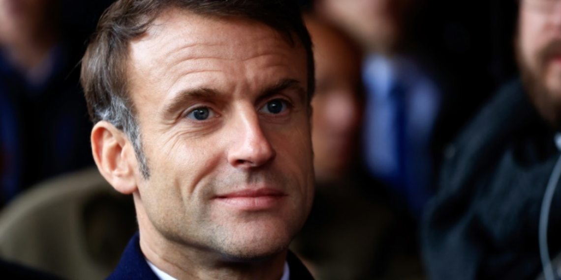 Emmanuel Macron surpris à la cantine d’un lycée : les internautes n’en reviennent pas !