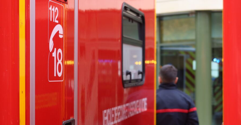 Un pompier en intervention fait un arrêt cardiaque après avoir reconnu la victime d’un accident de la route mortel