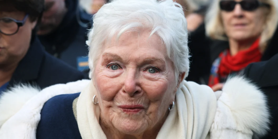 « Hypocrite ! » : Line Renaud, 97 ans, avoue TOUT, « Oui, j&rsquo;ai menti »