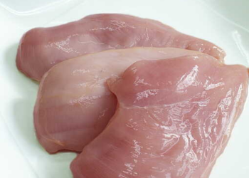 Ces aiguillettes de poulet vendues chez Carrefour et Intermarché peuvent vous provoquer des vomissements