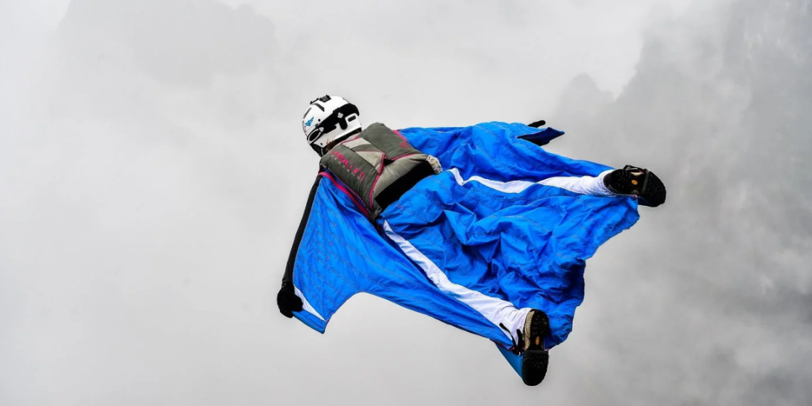 Son parachute ne s’ouvre pas, le double champion du monde Pierre Wolnik meurt dans le massif du Mont-Blanc