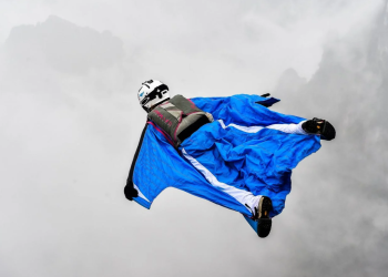 Son parachute ne s’ouvre pas, le double champion du monde Pierre Wolnik meurt dans le massif du Mont-Blanc