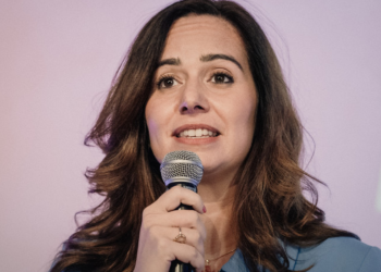 La candidate Reconquête à la mairie de Paris Sarah Knafo « prend comme une insulte qu&rsquo;on lui dise qu&rsquo;elle est d&rsquo;extrême droite »