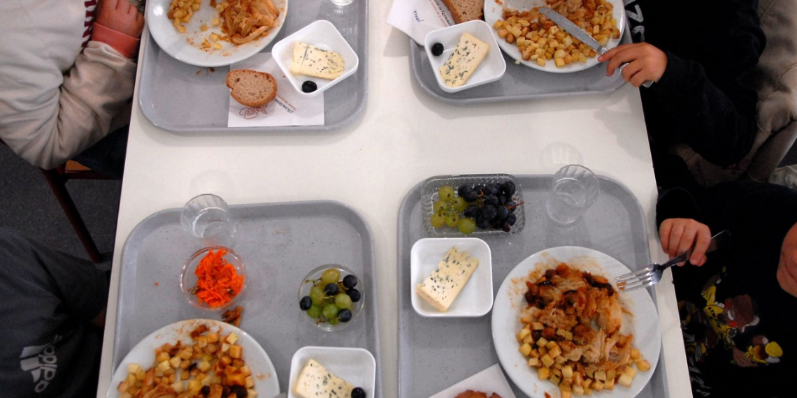 Une mère furieuse après que son fils musulman de 6 ans a mangé du jambon et du bacon à l’école