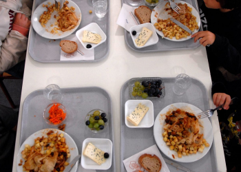 Une mère furieuse après que son fils musulman de 6 ans a mangé du jambon et du bacon à l’école