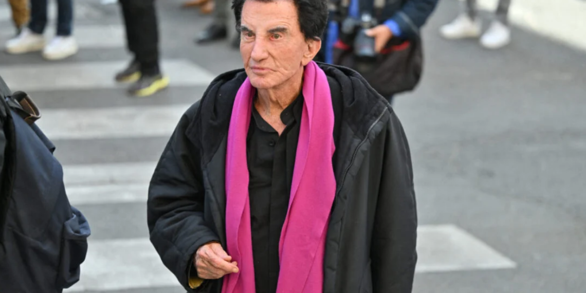 « Baisse d&rsquo;un ton la momie » : Jack Lang moqué par Laurent Gerra, Rachida Dati impliquée dans un sketch lunaire