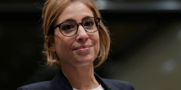 Léa Salamé se fait DÉMOLIR : Elle « a fait un tout petit péché d&rsquo;orgueil », Isabelle Morini-Bosc lâche les chiens