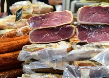 Alimentation : Le gouvernement appelle à « une limitation de la consommation de viande et de charcuterie »