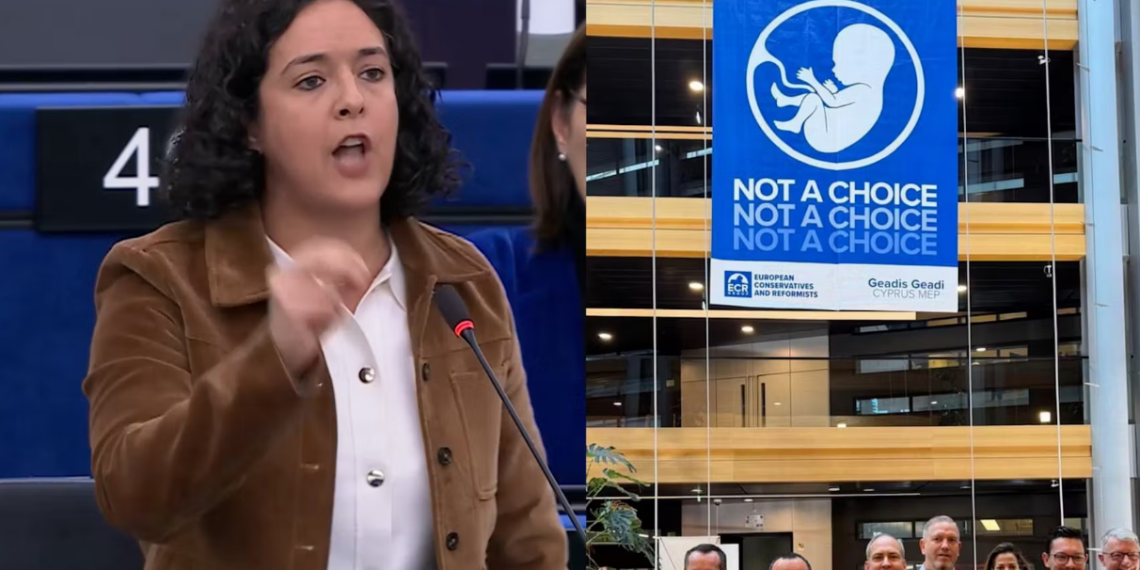 Déployée au Parlement européen, une banderole anti-IVG fait hurler ces eurodéputés français