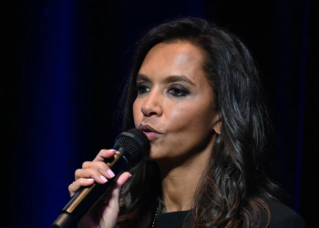 « Ça fait pauvre fille qui a la dalle » : sans filtre, Karine Le Marchand donne une leçon à Estelle Denis