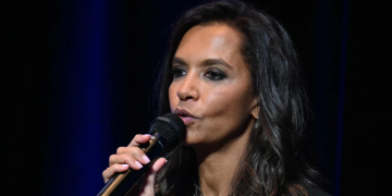 « Ça fait pauvre fille qui a la dalle » : sans filtre, Karine Le Marchand donne une leçon à Estelle Denis