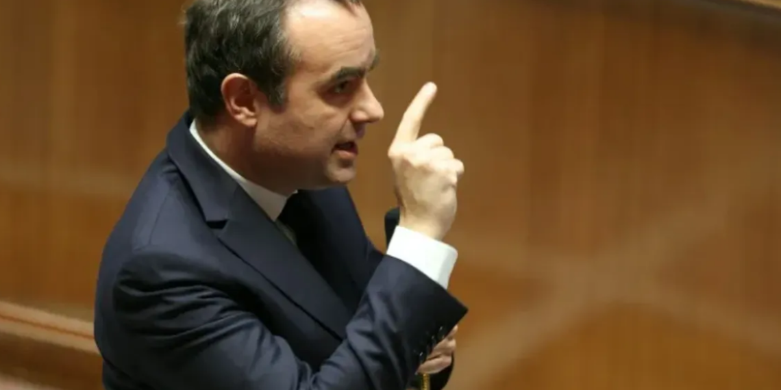 « Ce que vous venez de faire est ignoble et abject » : la réponse sèche de Sébastien Lecornu à Mathilde Panot après une question sur la mort de Quentin 3 « Ce que vous venez de faire est ignoble et abject » : la réponse sèche de Sébastien Lecornu à Mathilde Panot après une question sur la mort de Quentin « Ce que vous venez de faire est ignoble et abject » : la réponse sèche de Sébastien Lecornu à Mathilde Panot après une question sur la mort de Quentin