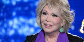 « J’ai un problème avec la caisse de retraite » : Amanda Lear révèle enfin son âge après 30 ans de mystère, « Vu mon espérance de vie »