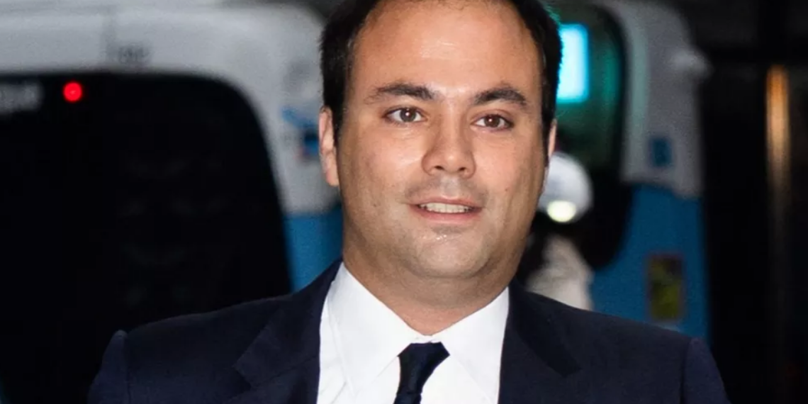 Charles Consigny en couple avec Guillaume, il l’a présenté à ses parents : « Il est le premier à avoir cet honneur ! »