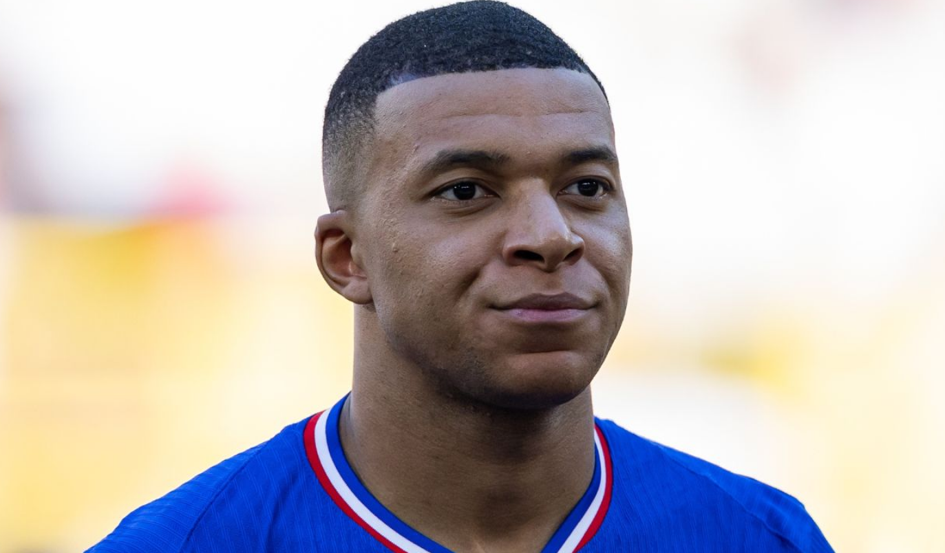 "C'est compliqué d'être la copine de Kylian Mbappé" : révélations chocs sur sa vie amoureuse 3 "C'est compliqué d'être la copine de Kylian Mbappé" : révélations chocs sur sa vie amoureuse Capture decran 2026 02 20 173006