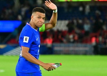 « C&rsquo;est compliqué d&rsquo;être la copine de Kylian Mbappé » : révélations chocs sur sa vie amoureuse
