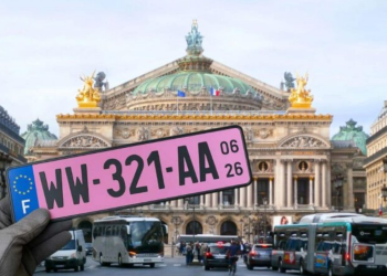 Plaques d’immatriculation roses : pourquoi les contrôles se multiplient déjà sur les routes