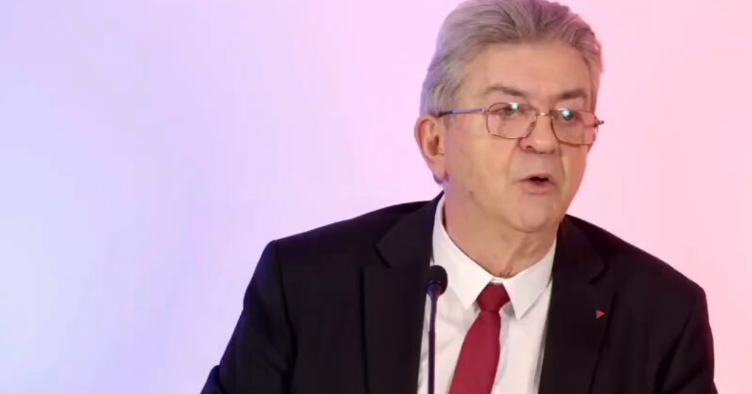 Mélenchon annonce qu’en cas de prise du pouvoir, « l’empire Bolloré sera rompu, vendu à la découpe ou attribué » 5 Mélenchon annonce qu’en cas de prise du pouvoir, « l’empire Bolloré sera rompu, vendu à la découpe ou attribué » Mélenchon annonce qu’en cas de prise du pouvoir, « l’empire Bolloré sera rompu, vendu à la découpe ou attribué »