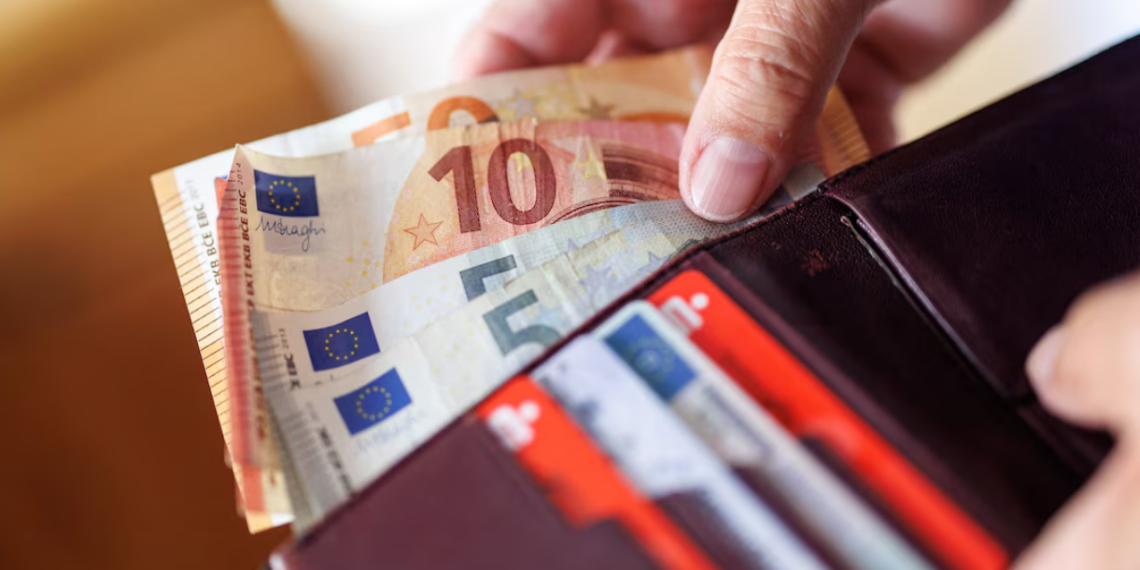 « De quoi penser librement sans problème financier »: voici la somme d’argent mensuelle nécessaire au bonheur