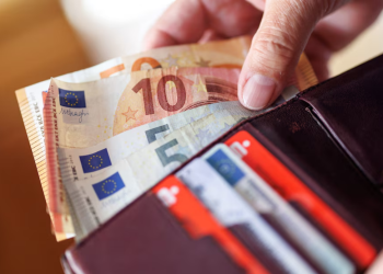 « De quoi penser librement sans problème financier »: voici la somme d’argent mensuelle nécessaire au bonheur